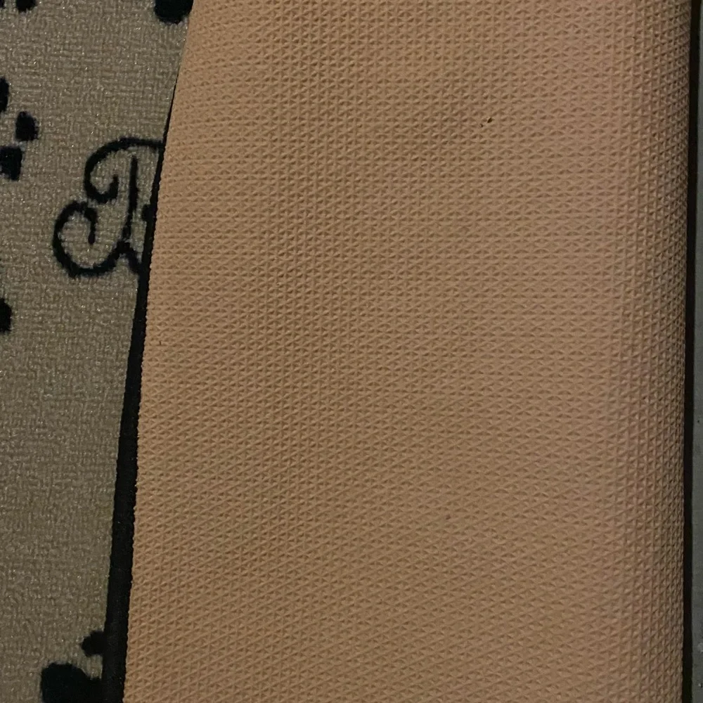 Bone Appétit Dog Feeding Mat - Black and Tan